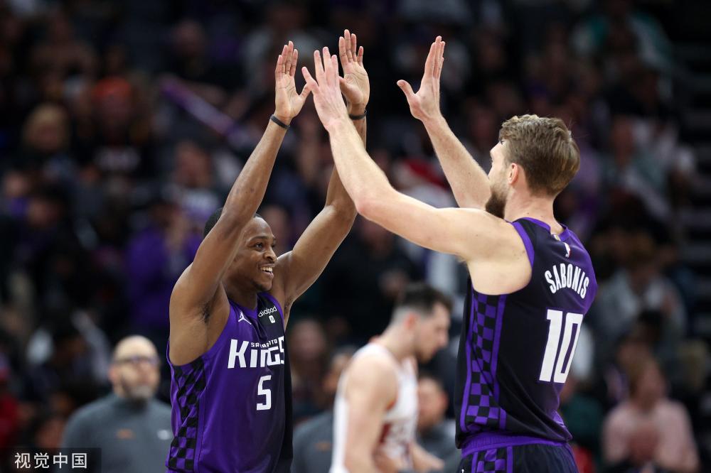 它可能与球 它可能与球