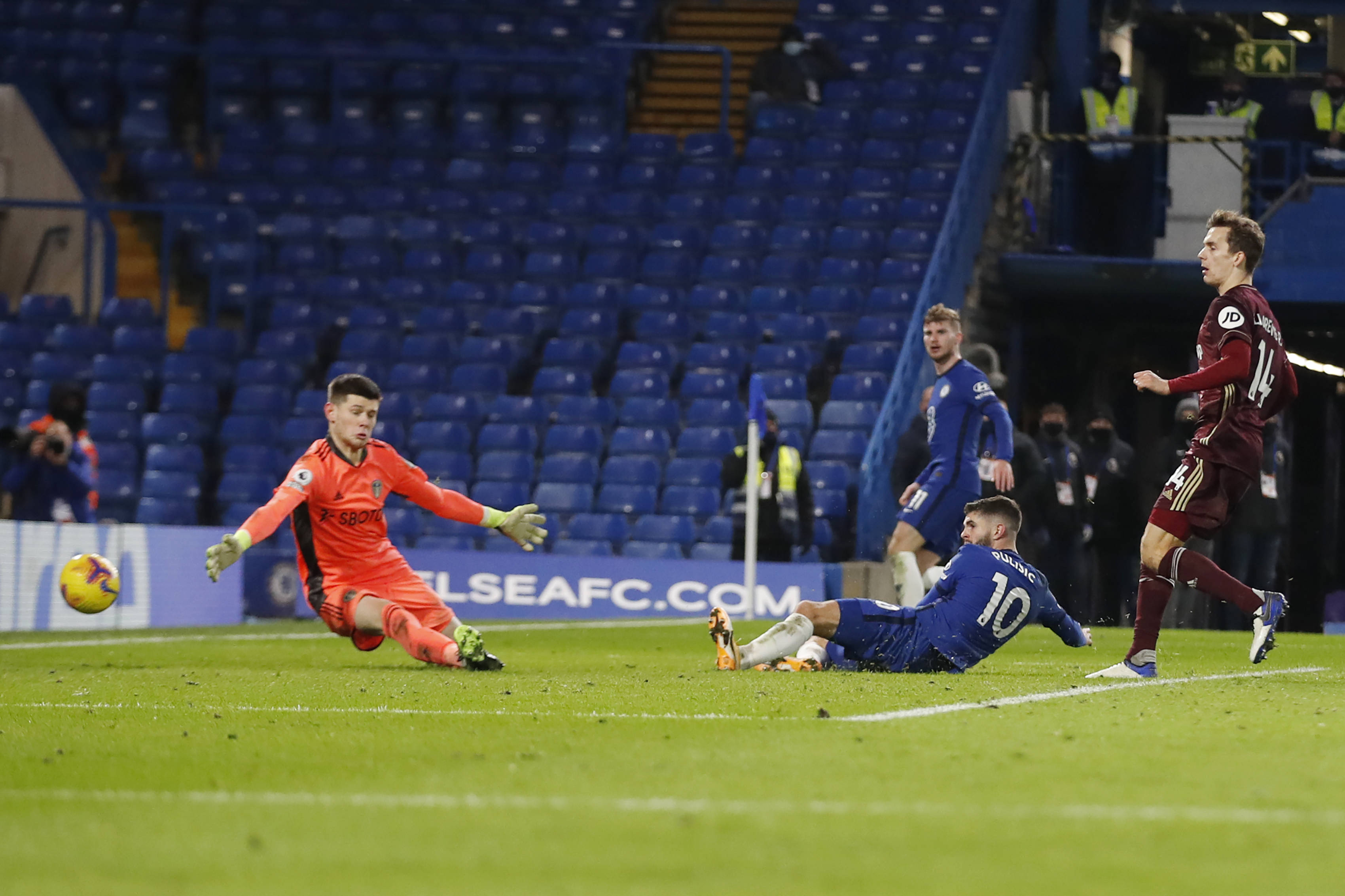 员的身影并 员的身影并